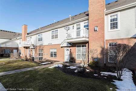 798 Olde English Cir Howell, MI 48855
