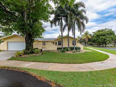 8014 SW 29th St Davie, FL 33328