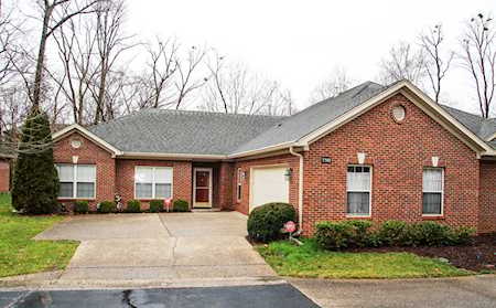 7702 Peach Blossom Ct Louisville, KY 40220