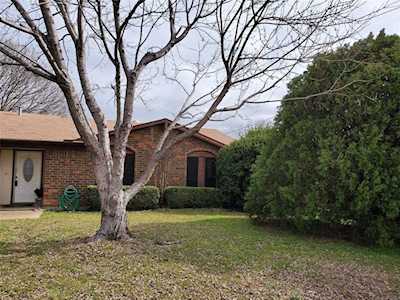 1009 Bryant Street Benbrook, TX 76126