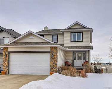 49 Westfall Crescent Okotoks, AB T1S 1V5