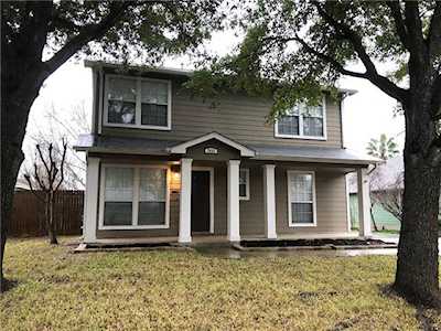 560 Hampton St Buda, TX 78610