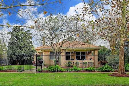 1346 Harvard St Houston, TX 77008