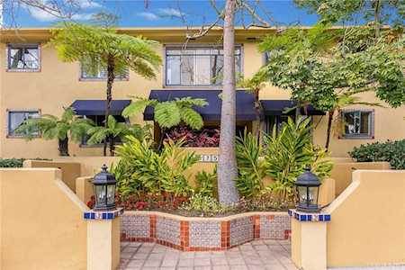 1615 N Laurel Avenue #206 Los Angeles, CA 90046