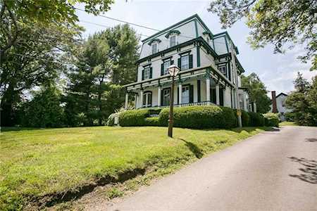 2788 East Main RD Portsmouth, RI 02871