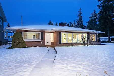 2706 Edgemont Boulevard North Vancouver, BC V7R 2N2