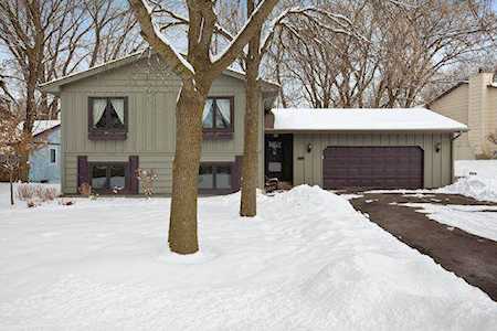 271 Woodridge Drive Vadnais Heights, MN 55127