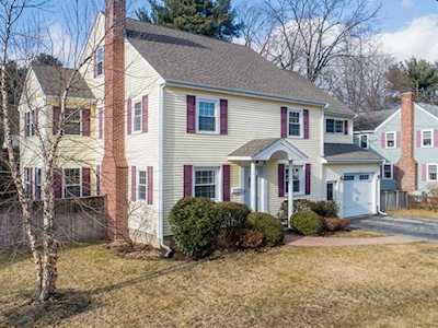 13 Nottingham Dr Natick, MA 01760