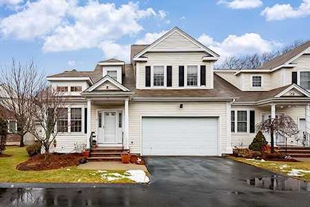 8 Dover Dr #8 Burlington, MA 01803
