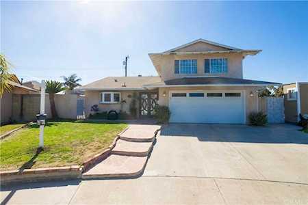 4232 Fontainbleau Avenue Cypress, CA 90630