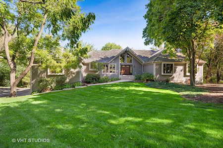 32 Deer Point Dr Hawthorn Woods, IL 60047
