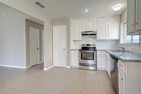 10906 Fallbrook Dr Houston, TX 77064