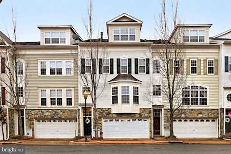 5064 Kilburn St Alexandria, VA 22304