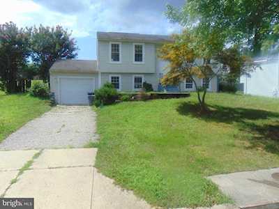 809 Avis Dr Upper Marlboro, MD 20774