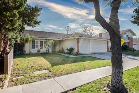 1063 Redding Avenue Costa Mesa, CA 92626