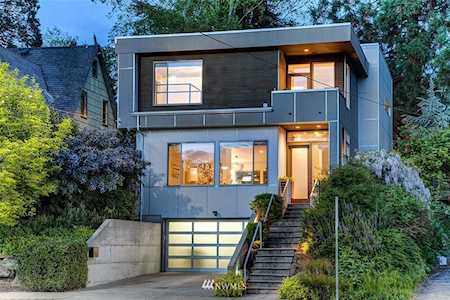 2150 32nd Ave W Seattle, WA 98199