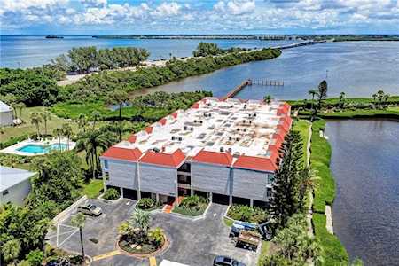 3805 E Bay Drive Holmes Beach, FL 34217