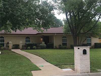 409 Frankie Lane Lewisville, TX 75057
