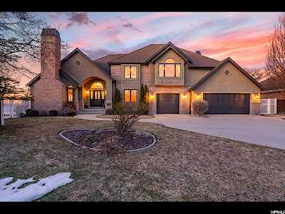 7922 Forest Oaks Ct Salt Lake City, UT 84121
