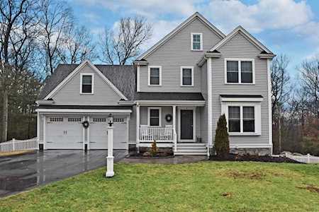 4 Julia Drive Bellingham, MA 02019