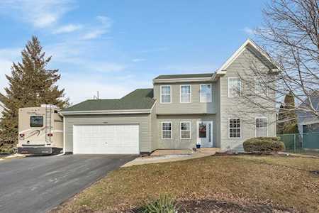617 Charolotte Ln Oswego, IL 60543