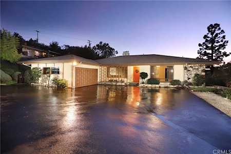 5300 Crown Avenue La Canada Flintridge, CA 91011