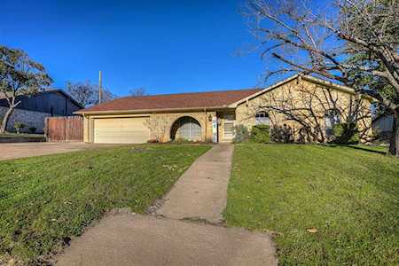 3428 Willowcrest Drive North Richland Hills, TX 76117