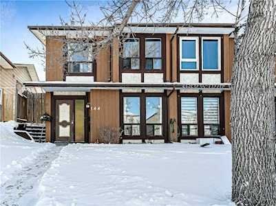144 Berkley Way NW Calgary, AB T3K 2B6