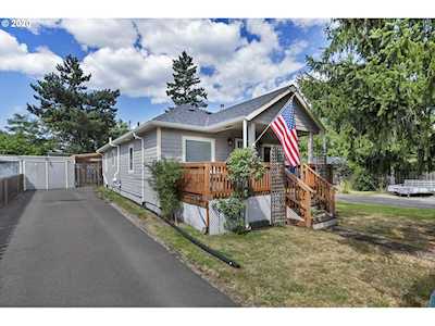 8327 SE Clatsop St Portland, OR 97266