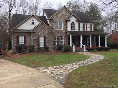 6333 Robin Hollow Dr Mint Hill, NC 28227