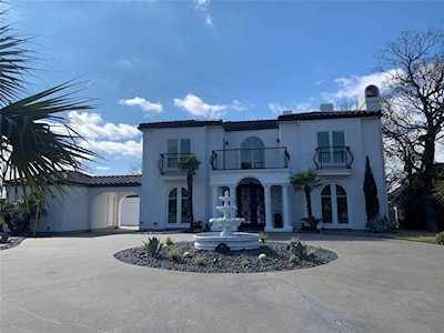 800 Tree Haven Court Highland Village, TX 75077