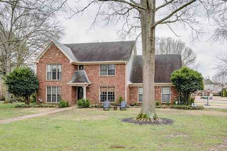 8815 Aldershot Dr Germantown, TN 38139