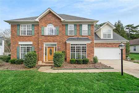 1719 Spring Stone Dr Matthews, NC 28105