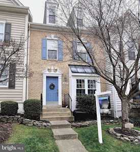 14127 Compton Valley Way Centreville, VA 20121