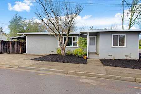 1205 Beaver Street Santa Rosa, CA 95404