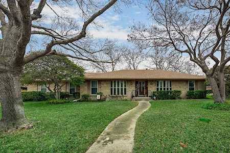 513 Summit Drive Richardson, TX 75081