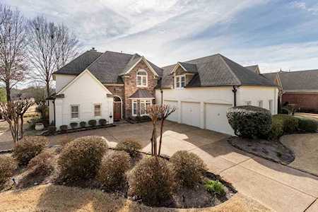 10245 W Shrewsbury Run Collierville, TN 38017