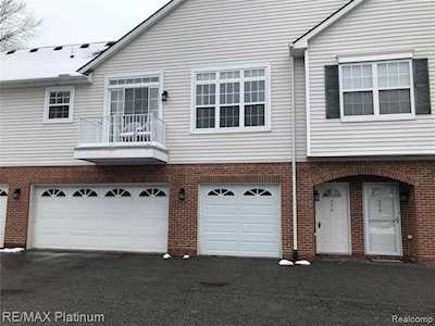 556 Olde English Circle Howell Twp, MI 48855