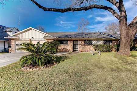 1904 Pompton Dr Austin, TX 78757