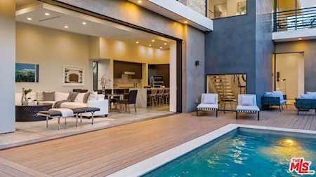 8356 W 4th Street Los Angeles, CA 90048