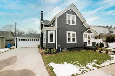 210 S Center St Howell, MI 48843