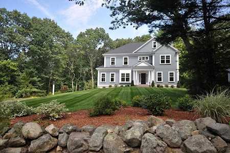 22 Blossomcrest Road Lexington, MA 02421
