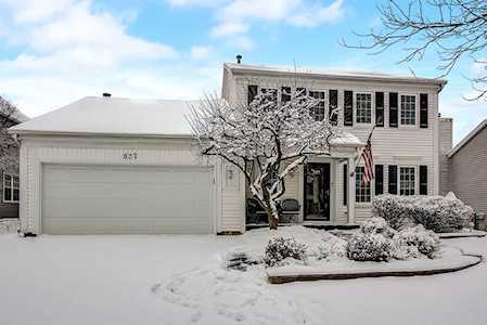827 Medford Dr Carol Stream, IL 60188