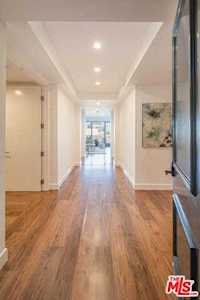 12218 Montana Avenue #304 Los Angeles, CA 90049