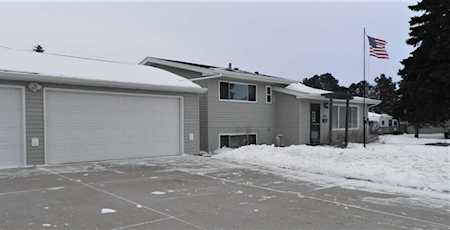 1800 Linda Dr Mandan, ND 58554