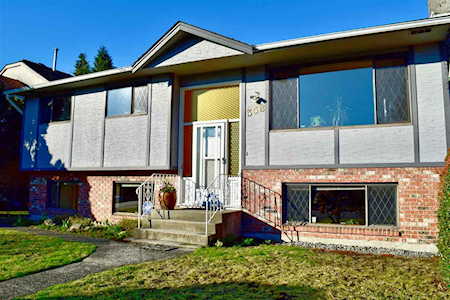 358 E 17th Street North Vancouver, BC V7L 2V9