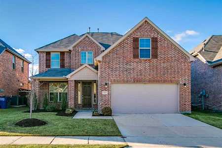 924 Sundrop Drive Little Elm, TX 75068