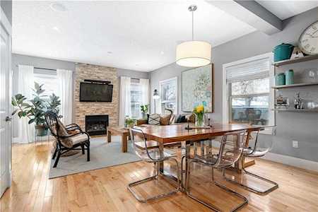4509 19 Avenue NW Calgary, AB T3B 0S1
