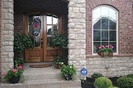 18810 Crestfield Cir Louisville, KY 40245