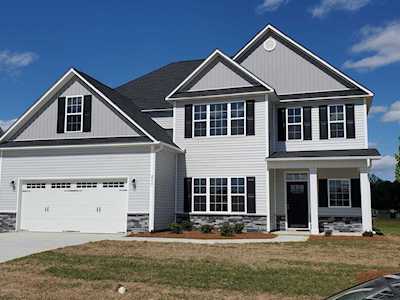 2737 Chalet Circle Winterville, NC 28590